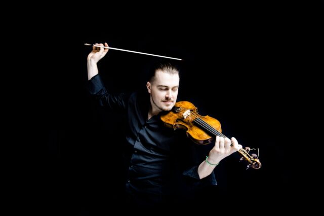 Концерт оркестра musicAeterna. Дирижер — Д. Синьковский