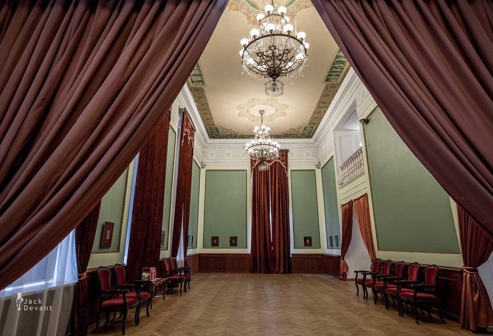 Музыка для нас. Фойе театра