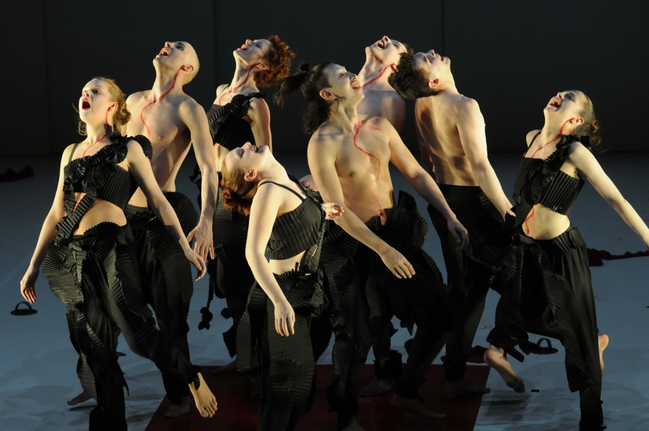 Пермская ярмарка. Спектакль Электротеатра СТАНИСЛАВСКИЙ «Вакханки»