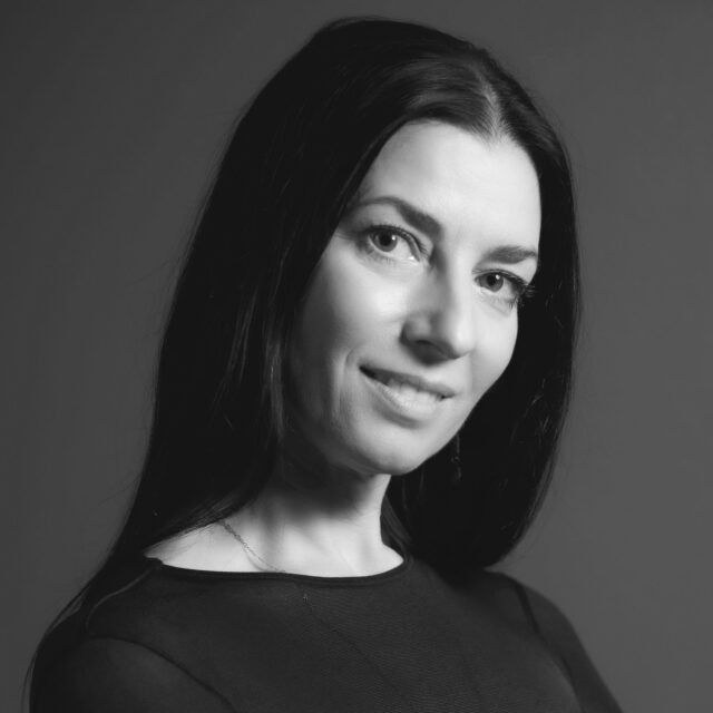 Елена Баженова