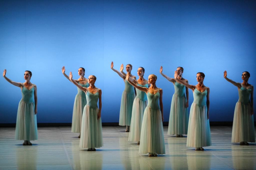 Гастроли балетной труппы