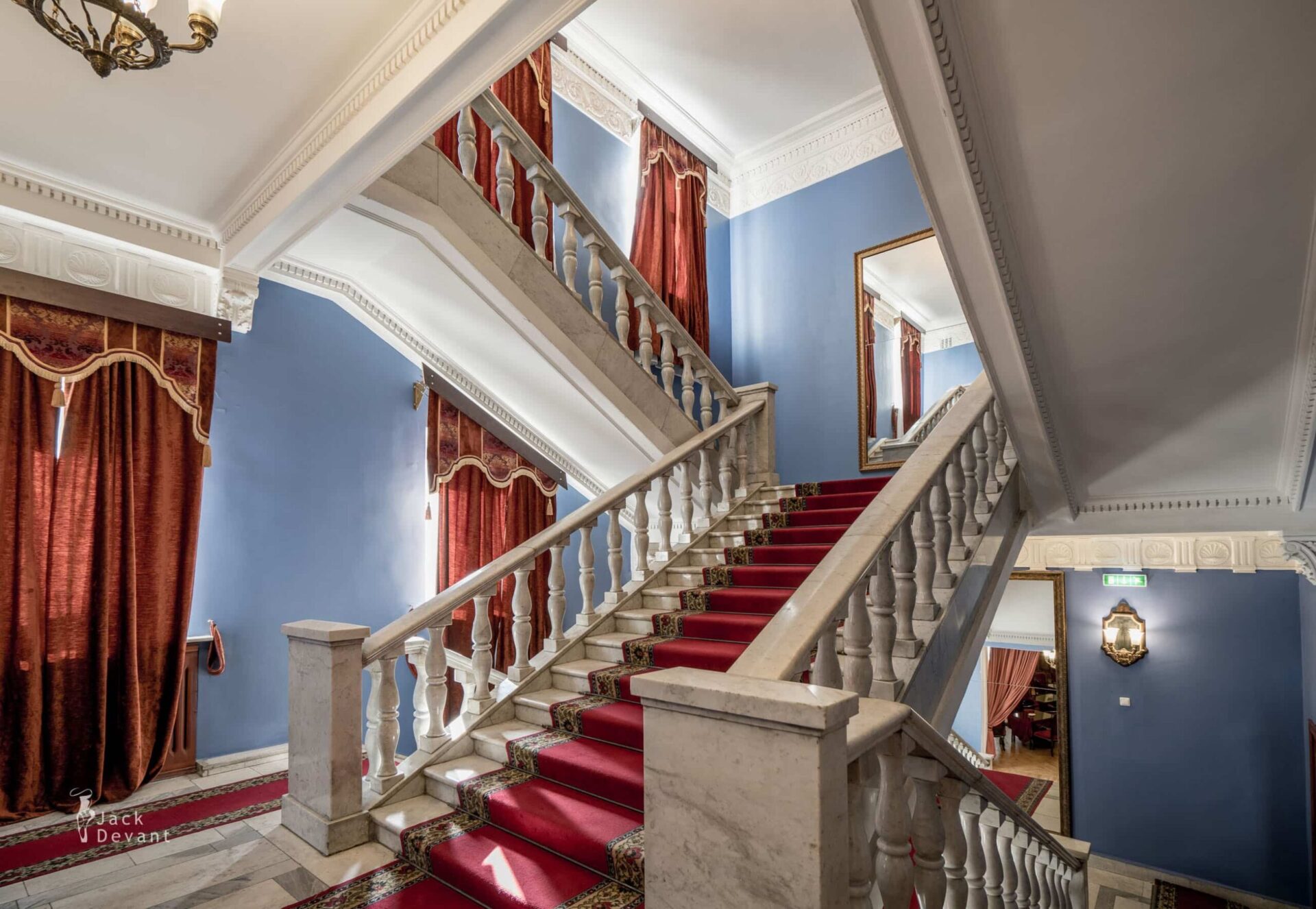 Экскурсия по театру