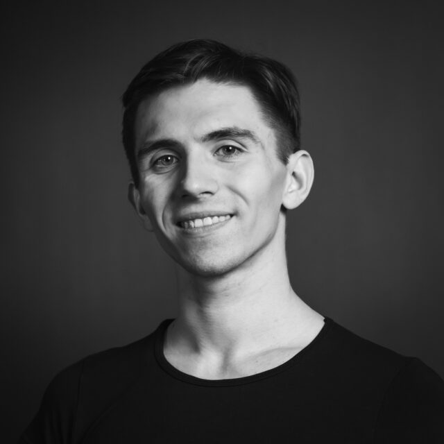 Илья Серов