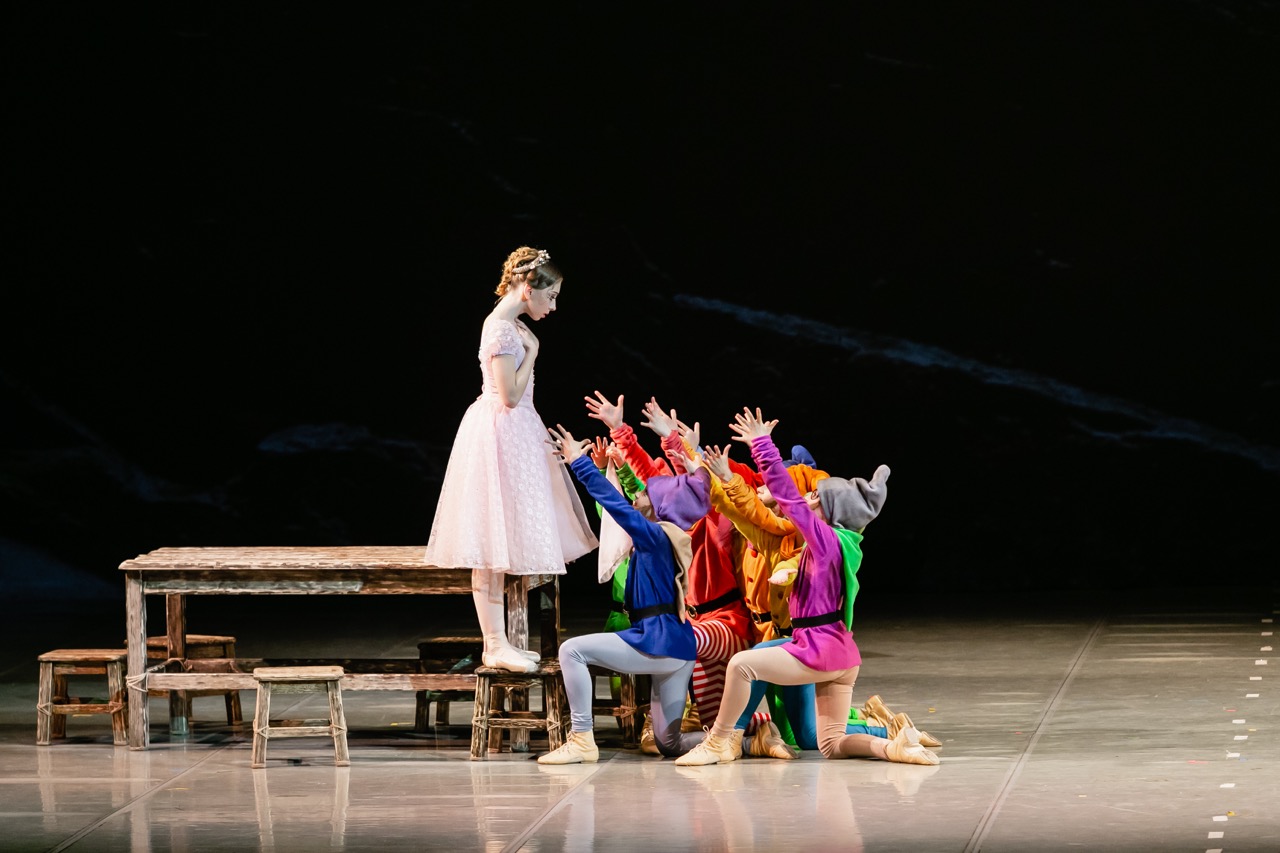 Белоснежка и семь гномов. Школа Fouetté