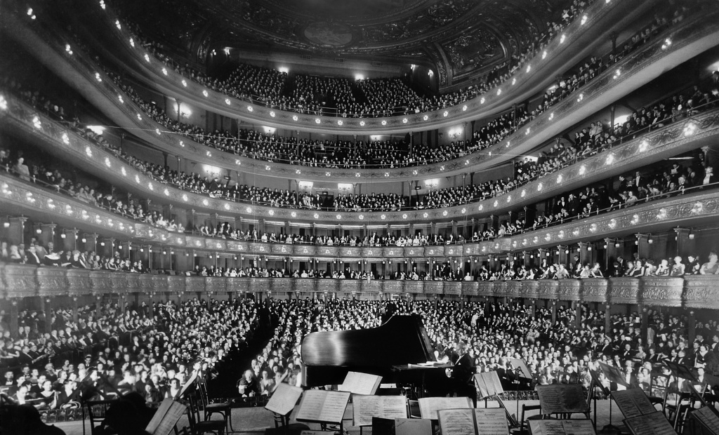 Josef Hofmann at the Metropolitan Opera House 1937.jpg