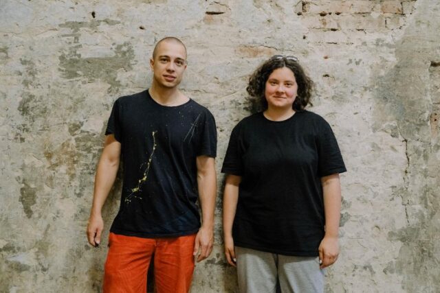 Художники Екатерина Барышникова и Артем Икона о костюмах «Curlew River / Реки Керлью»