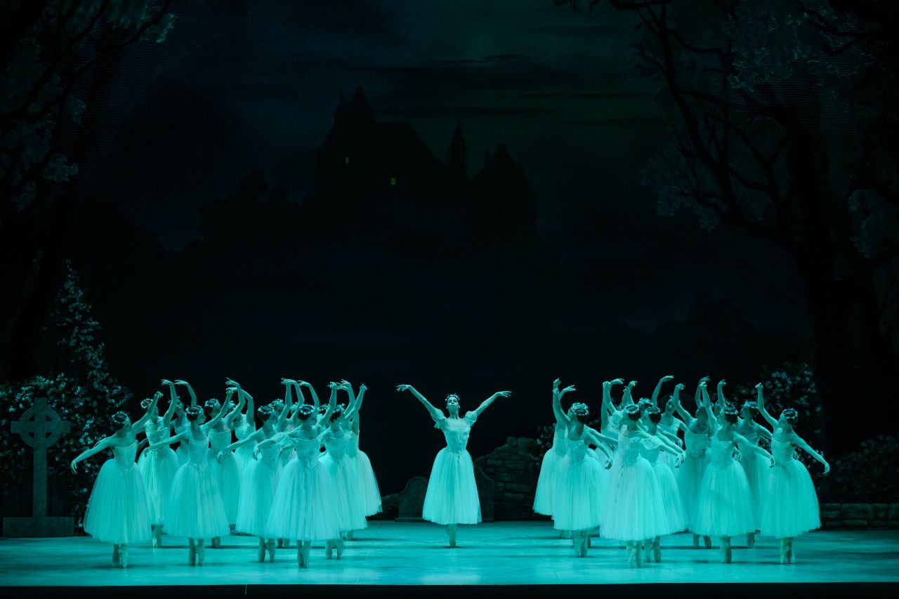 ​В трех ликах: в Перми состоялась премьерная серия показов балета «Жизель»